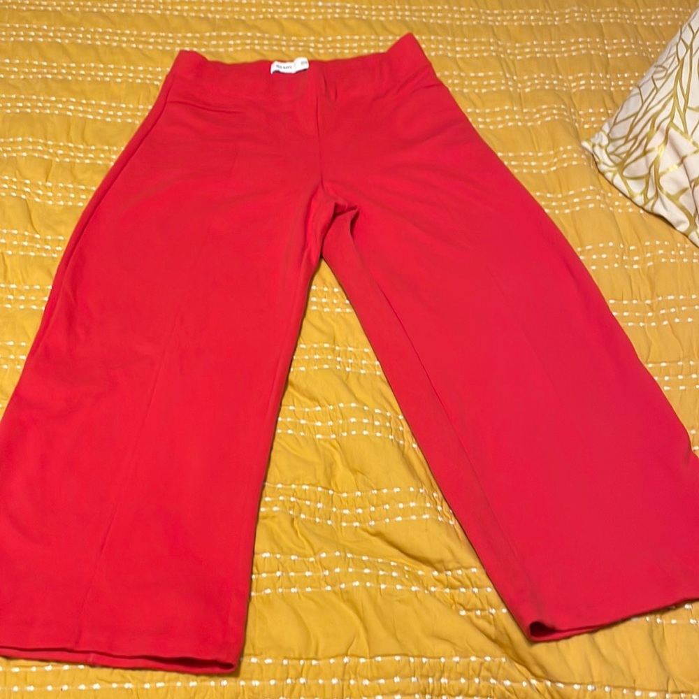 L old navy front pleat cropped pants red